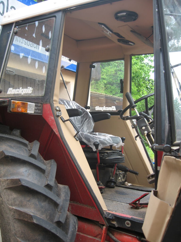 Seitenteil und Dachplanen für Traktor – wetterfest & langlebig